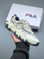 280支持放店 Fila Fusion 斐乐潮牌 复古低帮运动休闲鞋 Filafusion主要以时尚运动文化 跨界联名为主 结合当下广受欢迎的滑板街篮棒球、骑行