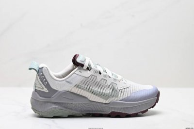公司级Nike React Wildhorse 8 耐克 越野户外避震缓冲休闲运动慢跑鞋 这双鞋采用了Nike React技术 这是一种轻盈耐穿的泡绵材料 能够
