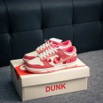 核心私 Nike Dunk 全套原楦原模倾力打造完美版型 独家原厂航空铝磨具打磨大底 鞋头坡度极致还原 无解鞋型 原盒原配 圈内天花板工艺 原厂冲刀 超高清洁度