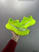 公司级慢跑鞋中的劳斯莱斯 Saucony Endorphin Speed 索康尼啡速4代舒适织物低帮训练跑步鞋 尼龙板厚底竞速训练鞋 #原数据开发纸版楦型 #采