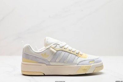 真标Adidas Originals Post Up经典低帮休闲鞋 延续篮球场基因 同时融入摩登气质 含锯齿状三条纹和绒面革鞋头盖 搭载舒适中底 展现传统本色