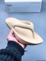 80 李孝利同款New Balance Nb X Taw&Toe联名沙滩休闲凉拖人字拖！超软云朵气垫拖鞋 0302126Q11