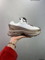 公司级耐克Nike Zoom Vomero Roam 马拉松复古跑五代休闲运动慢跑鞋 采用环保纤维革饰片组合网眼布鞋面材质 升级正确后跟Tpu加固 耐弯折热塑框