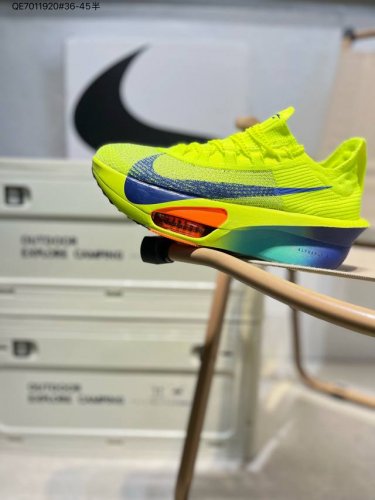 超级马拉松 阿尔法跑鞋！ Nike Zoom Alphafly Next% 3 前掌两个Airzoom缓震真纤维丝气垫 全掌型碳纤维板、中底Zoomx 泡绵超强