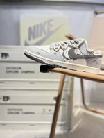 Nike Sb Dunk Low 大厂出品 极力推荐 新配色 原装头层材料 独家版型蒸餾加工 帶來的是更好的视觉和脚感体验 大厂纯原品质出货 清洁度 电绣工艺