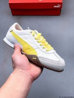 puma Bella Ut 时尚百搭生活休闲鞋 Bella Ut的每一处细节，都能感受到设计者的匠心独运。整体鞋面选用了高品质的皮革材质，质感满分；延续Form