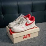 核心私 Air Force 1 原装级别 原楦头原纸板 打造纯正空军版型专注外贸渠道 全掌内置蜂窝气垫 原盒配件 原厂中底钢印、拉帮完美 货号：Am1588 0