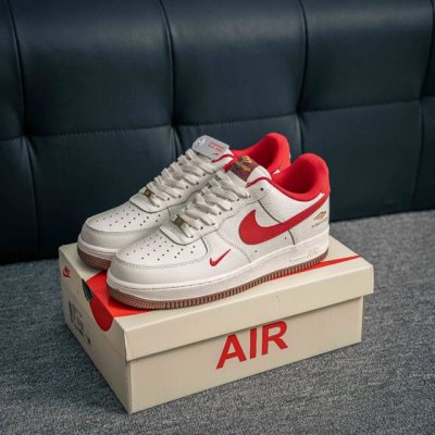 核心私 Air Force 1 原装级别 原楦头原纸板 打造纯正空军版型专注外贸渠道 全掌内置蜂窝气垫 原盒配件 原厂中底钢印、拉帮完美 货号：Am1588 0