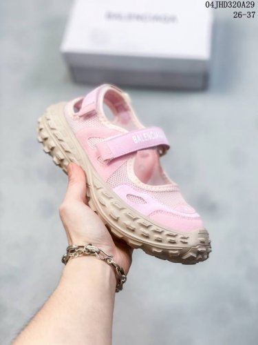 巴黎世家轻奢复古凉鞋 Balenciaga 榴莲底凉鞋 Balenciaga 24年新款榴莲底最新最火爆的网红款儿童包头魔术贴凉鞋网鞋 巴黎世家欧洲站复古款轮胎