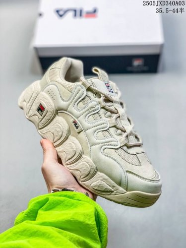 fila 斐乐男女鞋 官方新款透气猫爪鞋厚底增高老爹鞋时尚复古运动鞋 鞋身采用皮革透气网面面料，时尚而又精致。采用均衡性能的发泡科技材料，提供均衡重量、回弹、缓