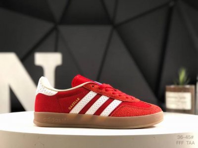 真标带半码阿迪达斯Adidas Originals Gazelle Indoor 德训系列 三叶草复古休闲运动板鞋 鞋面采用反绒革组合环保纤维革材质，外置Rb橡
