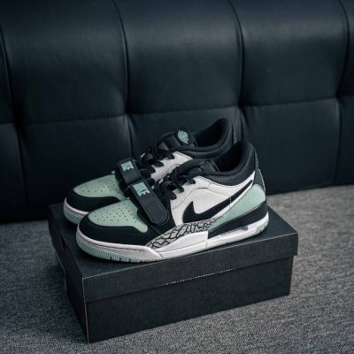 核心私 nike Air Jordan Legacy 312 Low 乔丹 Aj 312 最强三合一混合版 有着交错结合的设计 它的名字就展现出它所包含的鞋款元