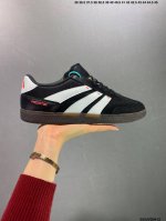 公司级adadis Predator Freestyle 复古单品 展示了高质量的工艺 带有装饰的超锁缝制和无缝的手感 柔软、柔软的皮革造型和标志性的3条纹完成