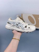 亚瑟士 Asics Gel-Sonomase 运动休闲透气专业跑鞋 儿童抽拉绳运动凉鞋 原档案据数开发楦型纸版 洞洞鞋面，更贴合脚型和舒适透气，后跟稳定片带来合