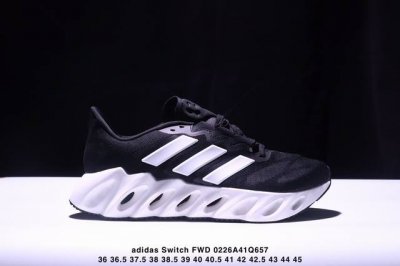阿迪达斯Adidas Switch Fwd 网面透气 缓震轻便 洞能 跑鞋 Xm0226Q657