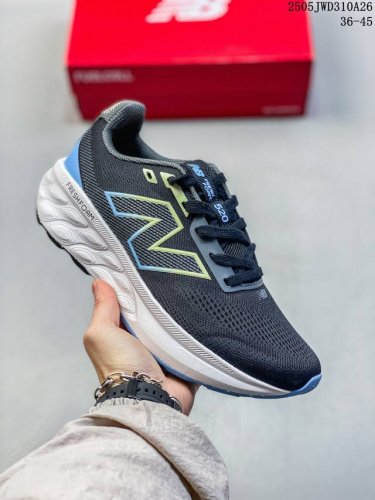 新百伦New Balance Nb Fresh Foam 520 舒适跑鞋凭借Fresh Foam More New Balance将其标志性的性能技术应用到