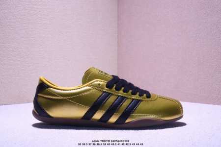 公司级Adida阿迪达斯Tokyo Pack舒适百搭经典休闲运动鞋 此次为Tokyo系列带来三双全新配色，清爽蓝色绒面搭载白色皮革三条纹，增添了复古干净的印象； - 点击图像关闭
