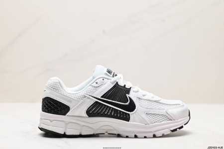 真标耐克nike Zoom Vomero 5 马拉松复古跑五代休闲运动慢跑鞋 采用环保纤维革饰片组合网眼布鞋面材质 升级正确后跟tpu加固 耐弯折热塑框架支撑鞋 - 点击图像关闭