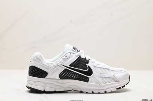 真标耐克nike Zoom Vomero 5 马拉松复古跑五代休闲运动慢跑鞋 采用环保纤维革饰片组合网眼布鞋面材质 升级正确后跟tpu加固 耐弯折热塑框架支撑鞋