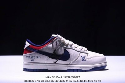 耐克nike Sb Dunk Low Sb 扣篮系列复古低帮休闲运动滑板板鞋。采用脚感柔软舒适zoomair气垫，有效吸 收滑板等极限运动在落地时带来的冲击力，