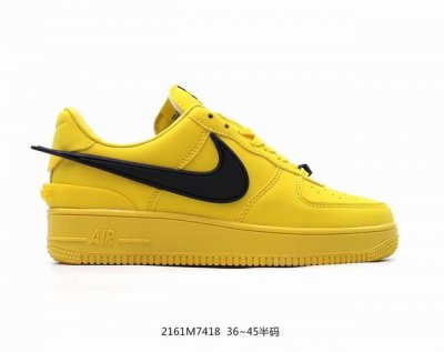 Ambush X Nk Air Force 1‘07 Low ”Phantom“ 联名款 空军一号低帮休闲板鞋 #鞋款鞋身以及内衬均采用了纯色皮革打造，标志性的