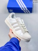 Adidas Originals Superstar 2024全新版本 贝壳头系列 诠释市场高工艺水平 贝壳头经典小白板鞋 专柜上架同步配色 官方货号: IG9