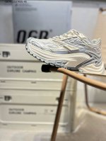 230 ogr 限定国潮2024限定款 采用橡胶3D机甲壳设计 厚底增高时尚低帮情侣鞋 增持时尚理性风格彰显特立独行 柔糯羊皮垫脚 回弹轻灵舒爽透气 5Cm老爹