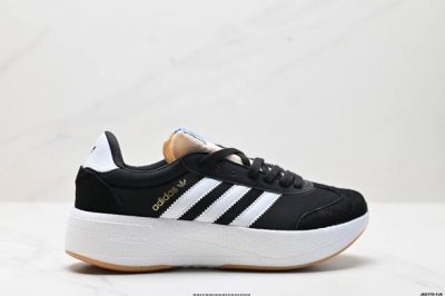 公司级Adidas Originals City Rnr 舒适简约 防滑耐磨 低帮运动跑步鞋 货号:Jq5149 尺码:36 36.5 37 38 38.5 3