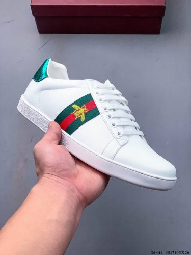 集图 广东版 古驰板鞋系列 Gucci 古驰 经典小白鞋 长青款 每年热销势不可挡 市场唯一独家专柜混卖版本 全新亮相 鞋面官方正品卡色 丝绸米色 无胶走线 进