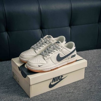 核心私 Nike Dunk 全套原楦原模倾力打造完美版型 独家原厂航空铝磨具打磨大底 鞋头坡度极致还原 无解鞋型 原盒原配 圈内天花板工艺 原厂冲刀 超高清洁度