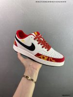 nike Court Vision Low 休闲运动板鞋 低帮百搭透气休闲运动板鞋 经典耐用的设计 兼顾舒适脚感和出众风范 演绎匠心之作 结构性的支撑贴合感结合