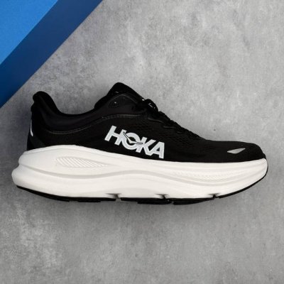 本地260 核心私 公司级小红书推荐Hoka M Bondi 9 全新配色 低帮轻量户外越野休闲运动慢跑鞋 这个品牌来自于新西兰的毛利语，Hoka表示大地，On