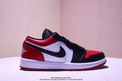 Air Jordan 1 Low Aj1 原装版本低帮球鞋一直是占领街头的宠儿。眼前两款 Air Jordan 1 Low 新品，不仅拥有黑脚趾的熟悉轮廓，简洁