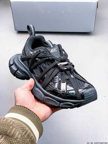 590 纯原厂材料Balenciaga 3Xl Sneakers 巴黎世家十代网布系带低帮走秀复古老爹鞋 在延续 Balenciaga Runner 轮廓和复杂