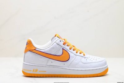 公司级nike Air Force 1‘07 原楦头原纸板 打造纯正低帮空军版型 专注外贸渠道 全掌内置蜂窝气垫 原盒配件 原厂中底钢印、拉帮完美 官方货号:H