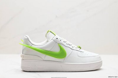 真标ambush X Nk Air Force 7 Low ”Phantom“ 联名款 空军一号低帮休闲板鞋 #鞋款鞋身以及内衬均采用了纯色皮革打造，标志性的超
