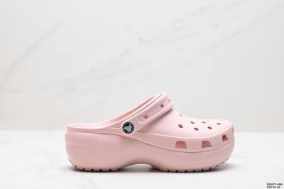 公司级卡骆驰crocs Classic Clog 卡骆驰全系列休闲沙滩洞洞拖鞋凉鞋 超轻croslite专利材料打造 鞋面更加耐用易清洗 该鞋款轻盈舒适 200