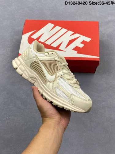 Nike 耐克夏季 Zoom Vomero 5 运动鞋休闲训练跑步鞋。Nike Zoom Vomero 5 男女子运动鞋妥帖包覆足部，提供透气支撑效果。耐穿材料