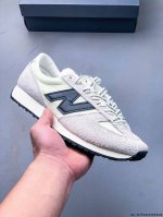 new Balance Nb 471系列新款复古时尚 透气生活休闲鞋 New Balance 471鞋款以经典的320鞋款为灵感，采用纤细鞋楦设计，打造出更加贴