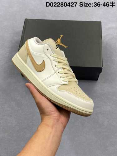 乔丹Nike Air Jordan 1 Low Se Aj1乔1低帮休闲板鞋 同步官方配色 官方货号：Lb8855 121 尺码：36 36.5 37.5 38