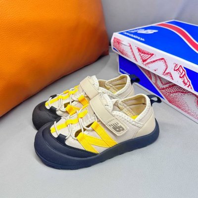 nb3205 魔术贴松紧带儿童溯溪软底儿童沙滩凉鞋透气网孔 Size:23-37码 夏日必备！ Nb3205 凉鞋的新魔法：踩沙不止乐趣，舒适度Max 这双Nb