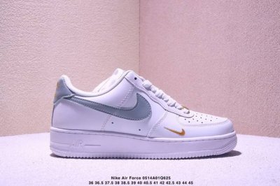 nike 耐克 采用硬质粒面牛剖皮革鞋面材质，金色表示点缀，耐克Nike Air Force 7 Low White Black Gold 空军一号经典低帮百搭