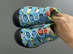 海外版 Keen 科恩溯溪后跟魔术贴儿童凉鞋 Size：26-37码 海外代购版 这鞋型太好看啦丑萌丑萌感 松紧带设计，后跟魔术贴，方便调节 溯溪两穿橡胶耐磨大