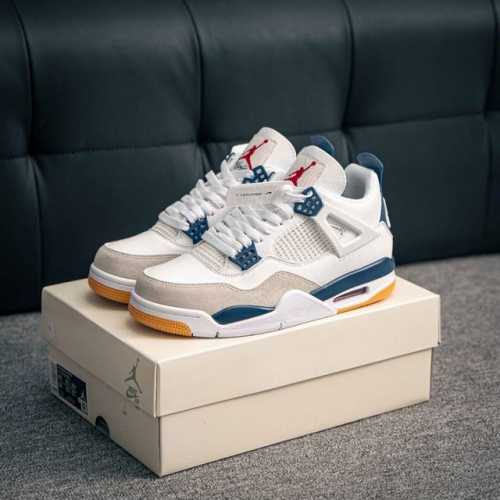 核心私 Nike Sb X Air Jordan Aj4 联名海军蓝 白蓝 重点区分市面 唯一正确细节 后跟饰片中心位置有合模线 超弹硅胶材质 内层不织布补强
