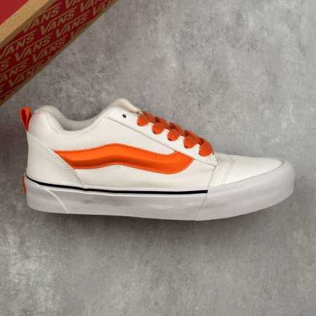 本地 核心私 万斯 Vans Knu-Skool 面包鞋 坎普尔 茱利安系列低帮复古硫化休闲运动板鞋“肥胖版大Logo” 要说整个年最为热门的鞋型之一， 面包鞋 - 点击图像关闭