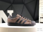 阿迪达斯 三叶草 Adidas Superstar 贝壳头系列原楦原底混卖级别 拼接式头层皮打造 贝壳头经典百搭休闲运动板鞋 货号 Eg4959 尺码 如图所示