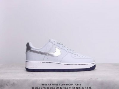 真标耐克nike Air Force 1 Low 空军一号低帮百搭休闲运动板鞋。柔软、弹性十足的缓震性能和出色的中底设计，横跨复古与现代的外型结合，造就出风靡全