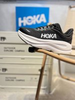 小红书推荐Hoka W Bondi 9全新配色 这个品牌来自于新西兰的毛利语，Hoka表示大地，One One表示飞越，连起来就是飞越地平线，One One不是