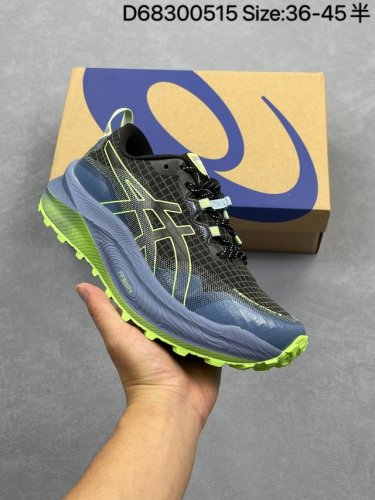 公司级Asics亞瑟士 Trabuco Max 3 男越野跑步鞋 这双鞋的外观设计超级吸引人，简约大气，色彩搭配也很时尚，Asics亚瑟士的独家Gel缓震科技，