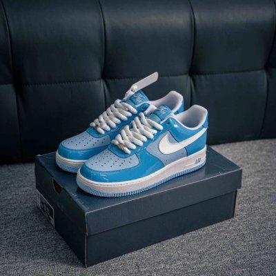 核心私 Air Force 1 原装级别 原楦头原纸板 打造纯正空军版型专注外贸渠道 全掌内置蜂窝气垫 原盒配件 原厂中底钢印、拉帮完美 货号：Hv9405 4